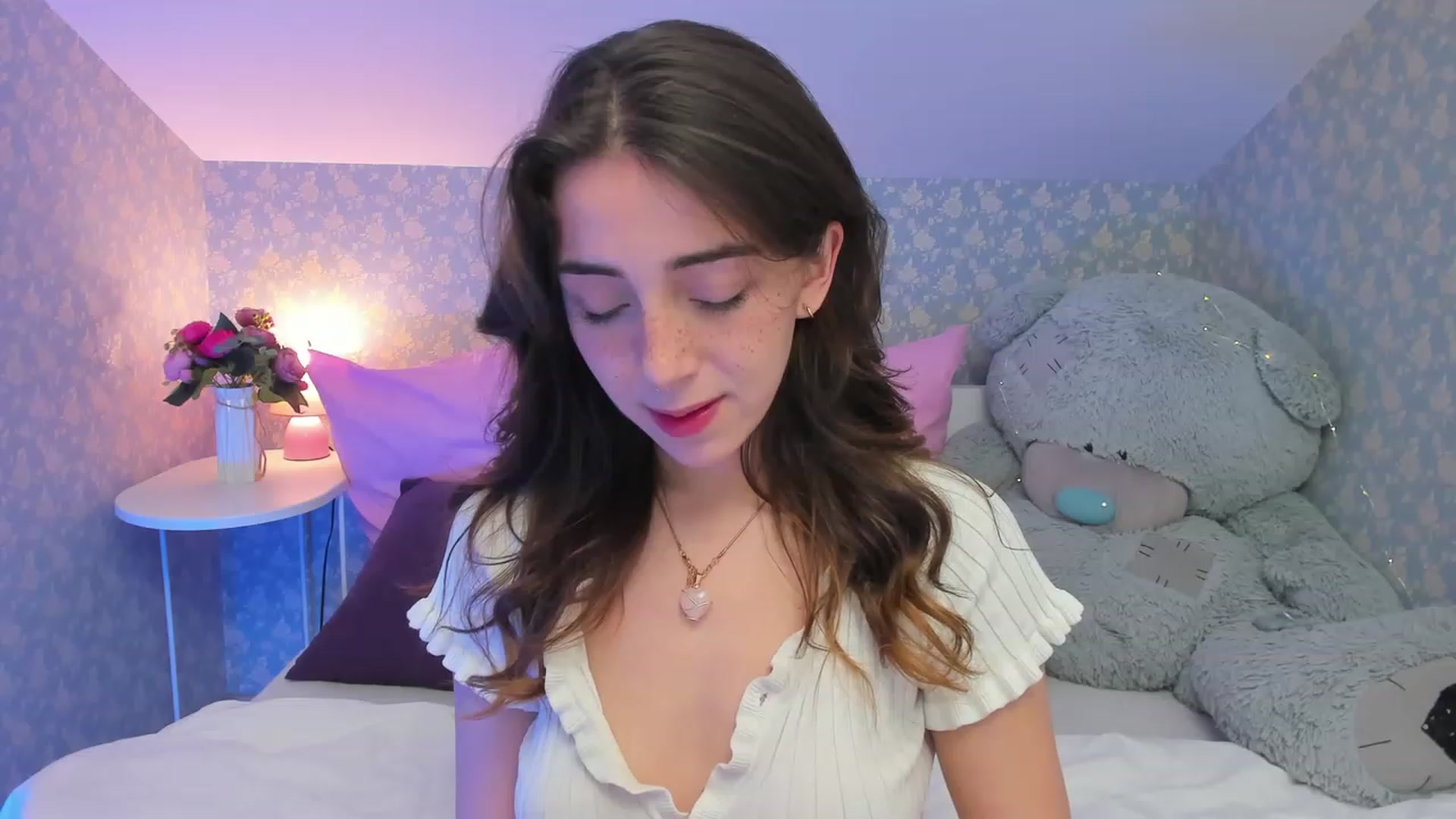 Gallery image thumbnail from ElsaYoung's myfreecams stream on, 03/10/2023, 06:34 image 19 of 20
