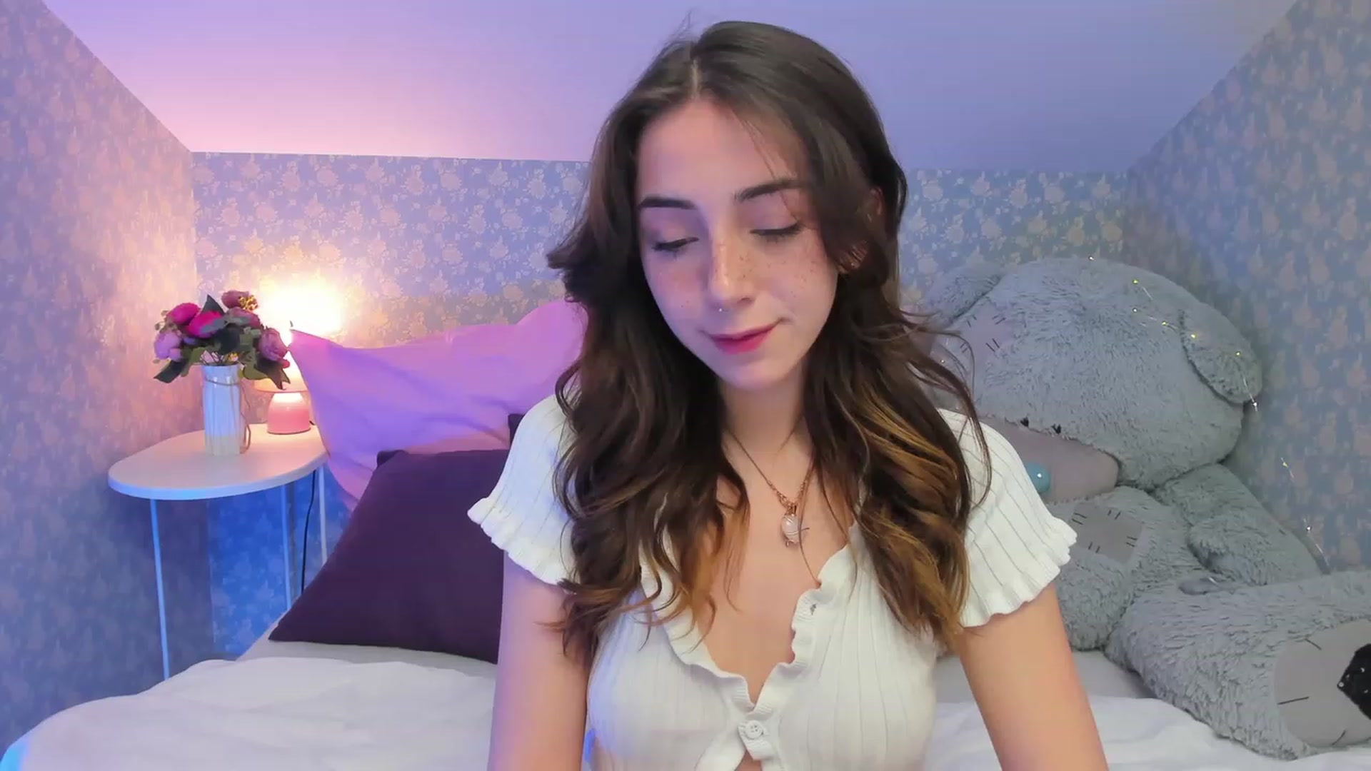 Gallery image thumbnail from ElsaYoung's myfreecams stream on, 03/10/2023, 06:34 image 3 of 20