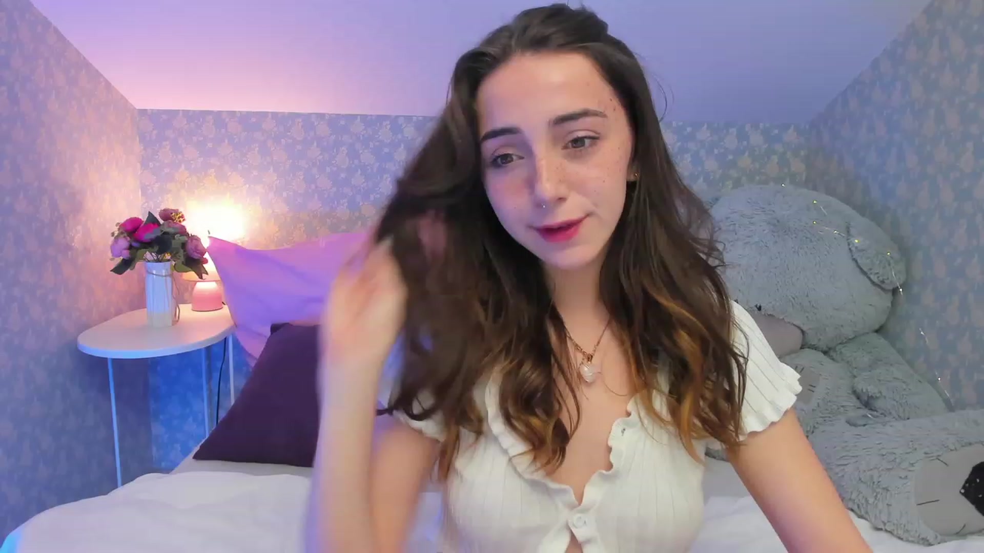 Gallery image thumbnail from ElsaYoung's myfreecams stream on, 03/10/2023, 06:34 image 10 of 20
