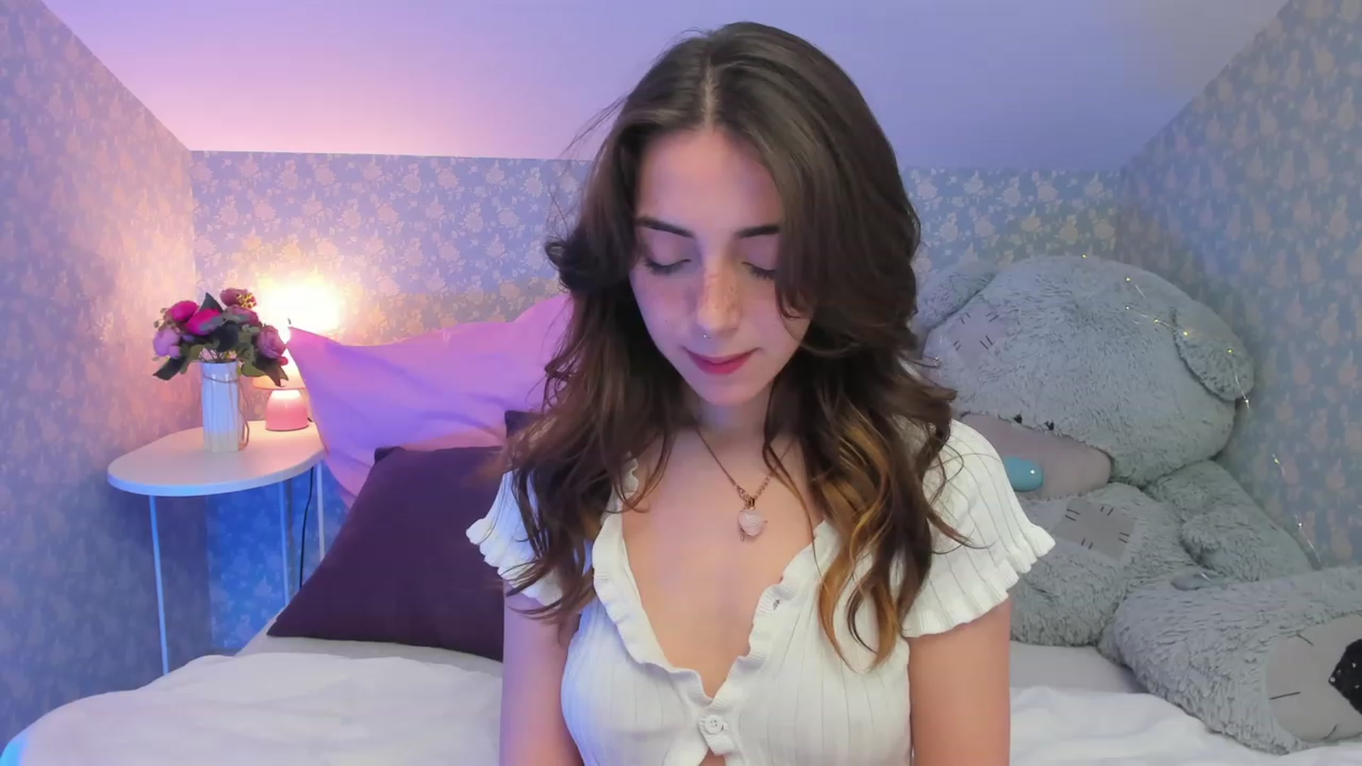 Gallery image thumbnail from ElsaYoung's myfreecams stream on, 03/10/2023, 06:34 image 4 of 20