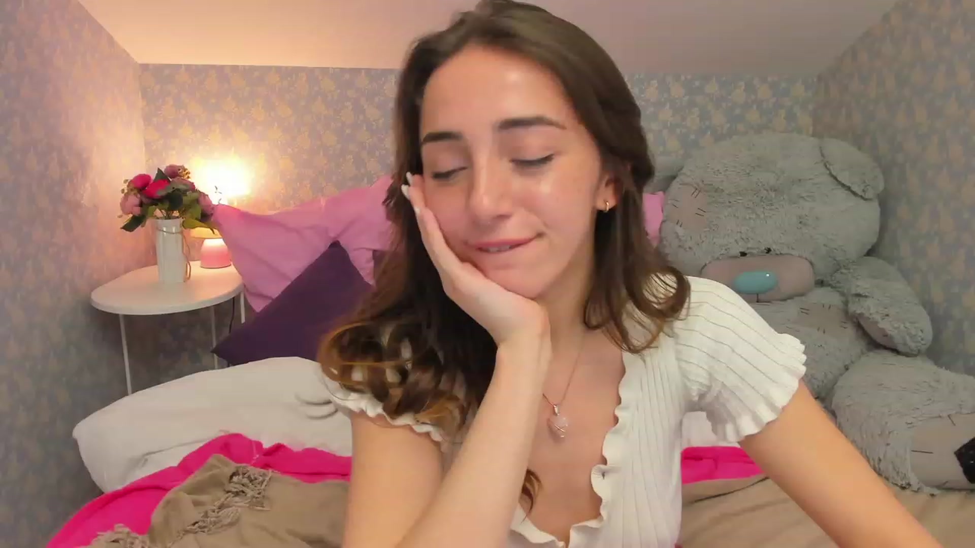 Gallery image thumbnail from ElsaYoung's myfreecams stream on, 03/10/2023, 10:26 image 3 of 20