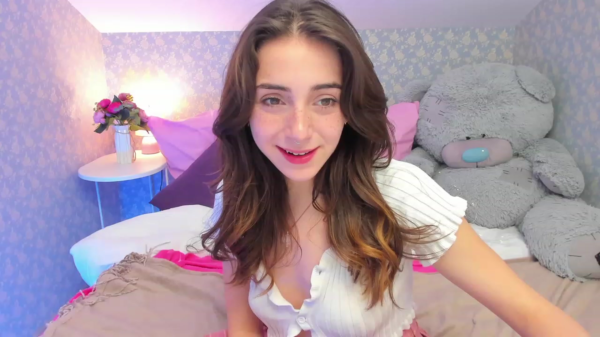 Gallery image thumbnail from ElsaYoung's myfreecams stream on, 03/10/2023, 10:26 image 20 of 20