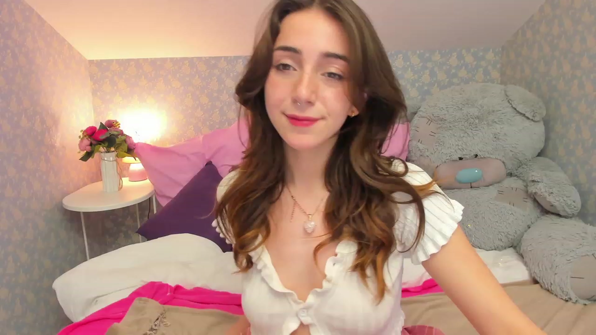 Gallery image thumbnail from ElsaYoung's myfreecams stream on, 03/10/2023, 10:26 image 11 of 20