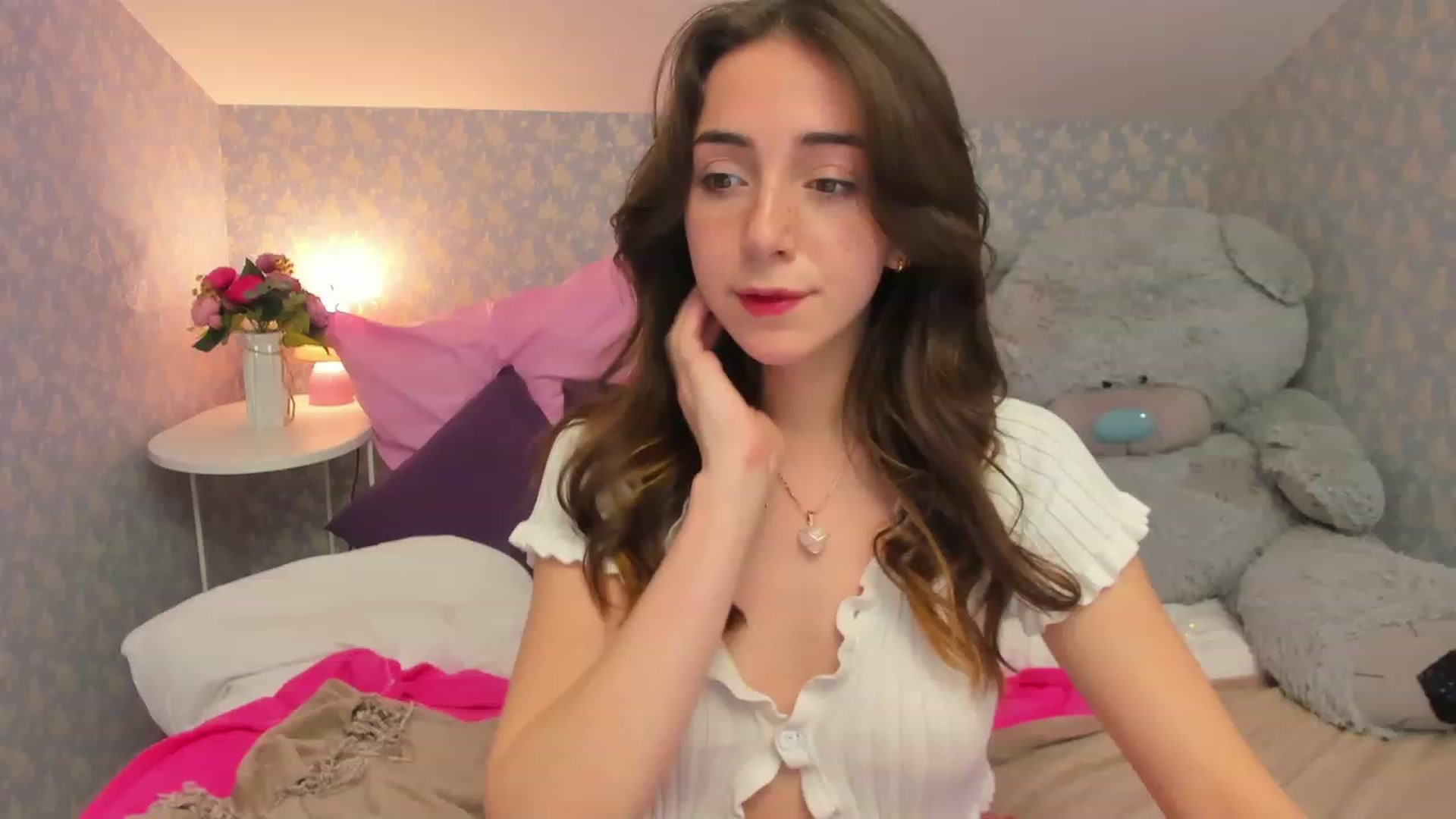 Gallery image thumbnail from ElsaYoung's myfreecams stream on, 03/10/2023, 10:26 image 1 of 20