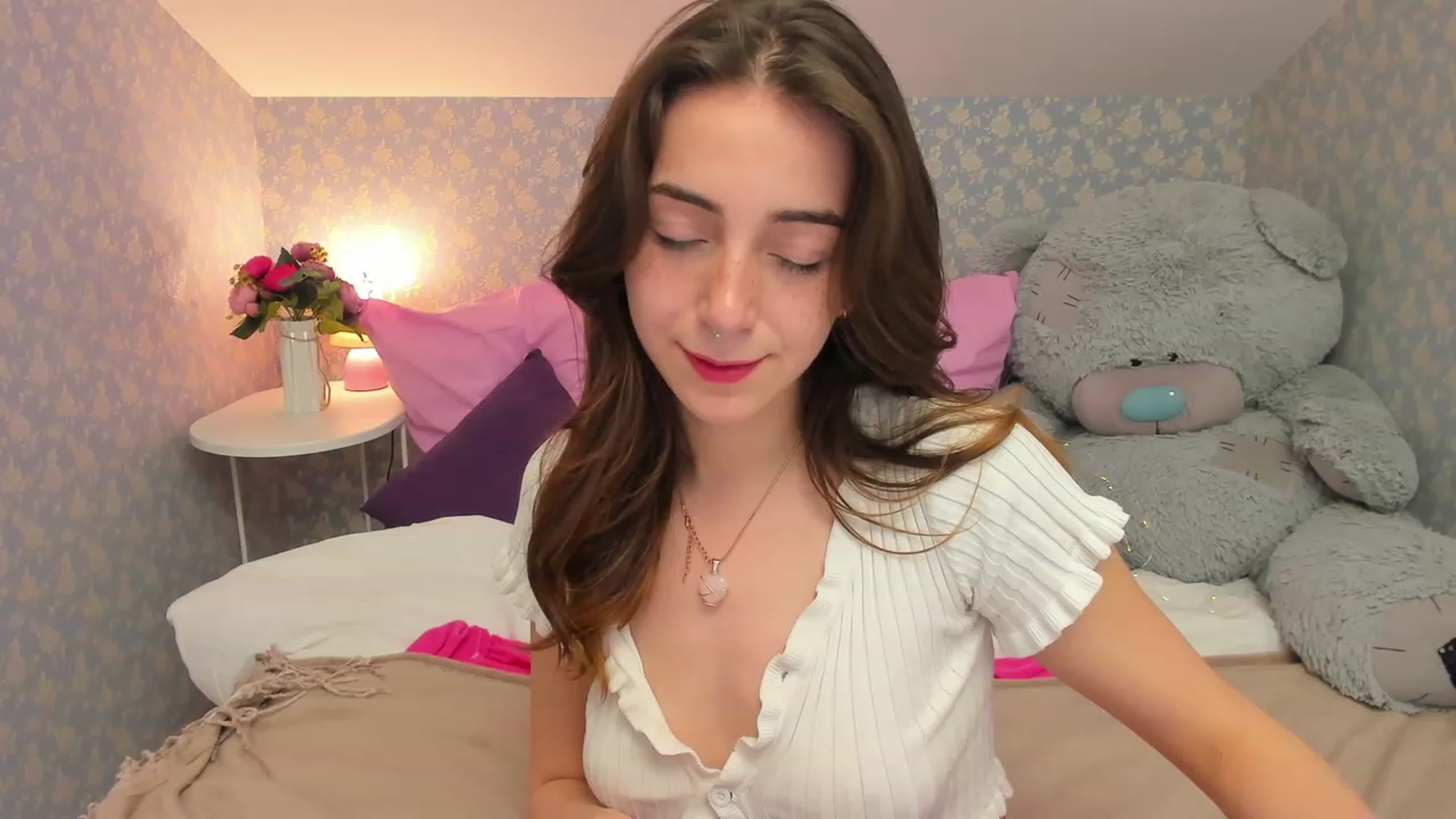 Gallery image thumbnail from ElsaYoung's myfreecams stream on, 03/10/2023, 11:26 image 10 of 20