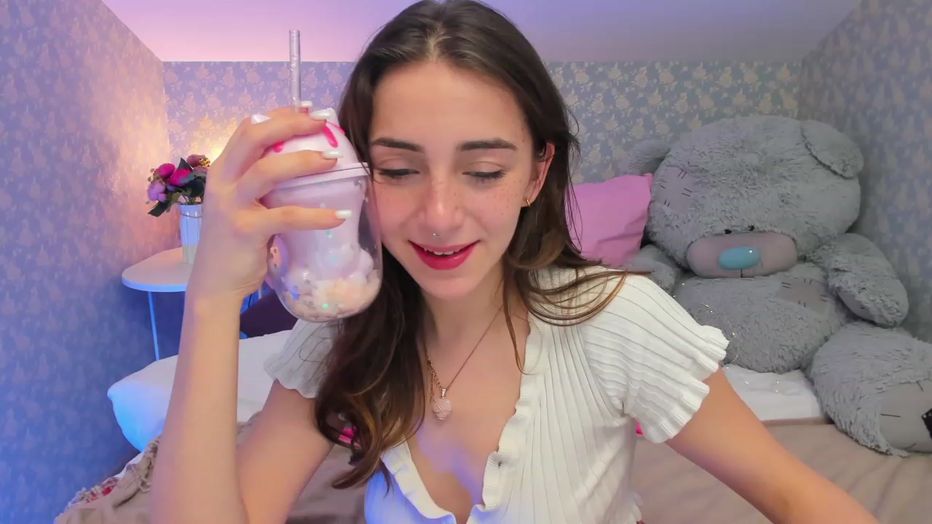 Gallery image thumbnail from ElsaYoung's myfreecams stream on, 03/10/2023, 11:49 image 2 of 20