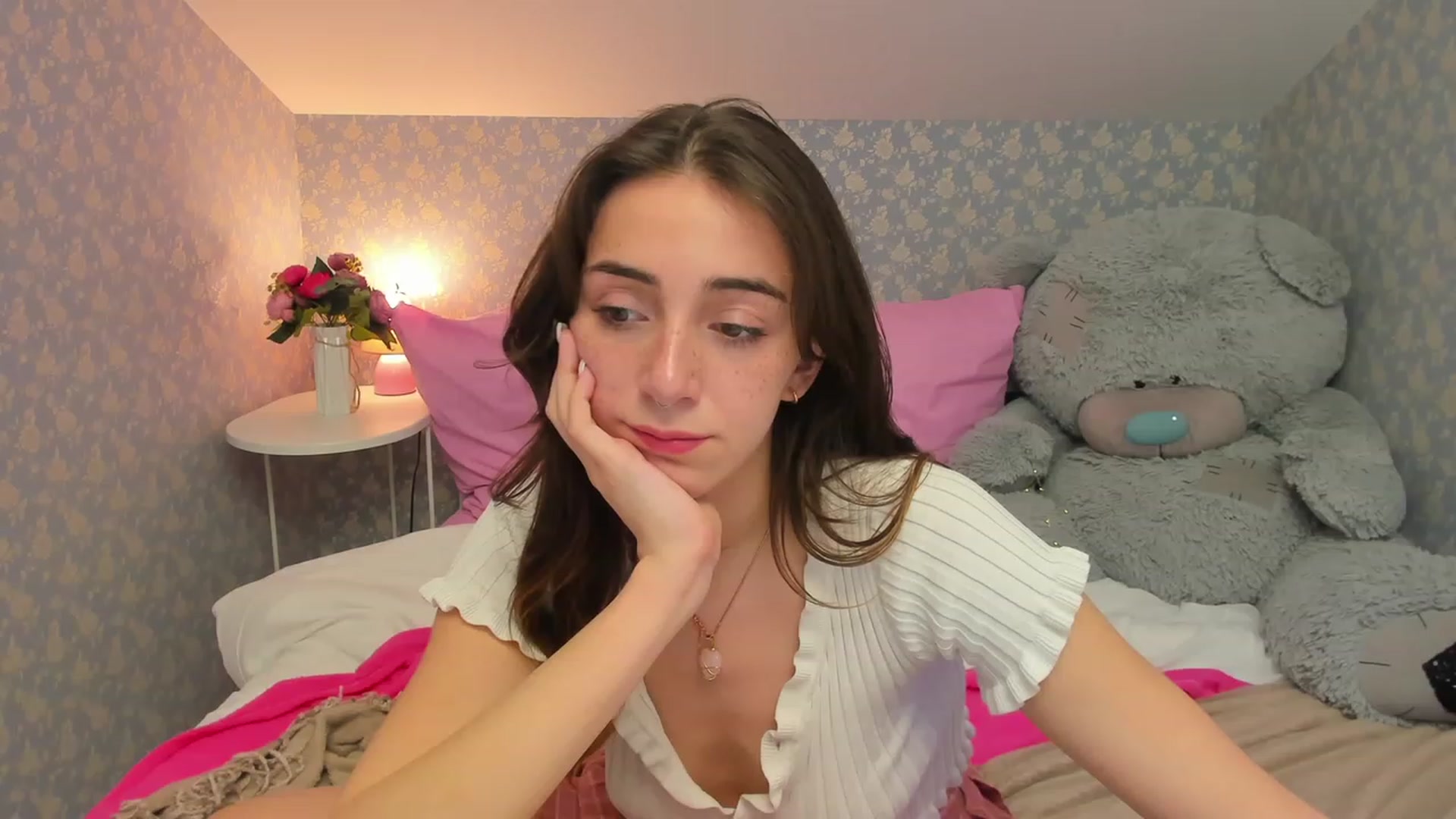 Gallery image thumbnail from ElsaYoung's myfreecams stream on, 03/10/2023, 13:01 image 5 of 20