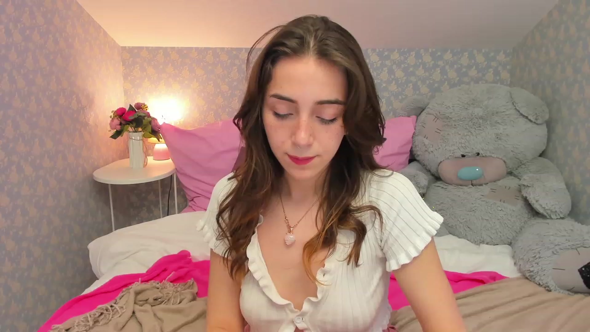 Gallery image thumbnail from ElsaYoung's myfreecams stream on, 03/10/2023, 13:01 image 10 of 20