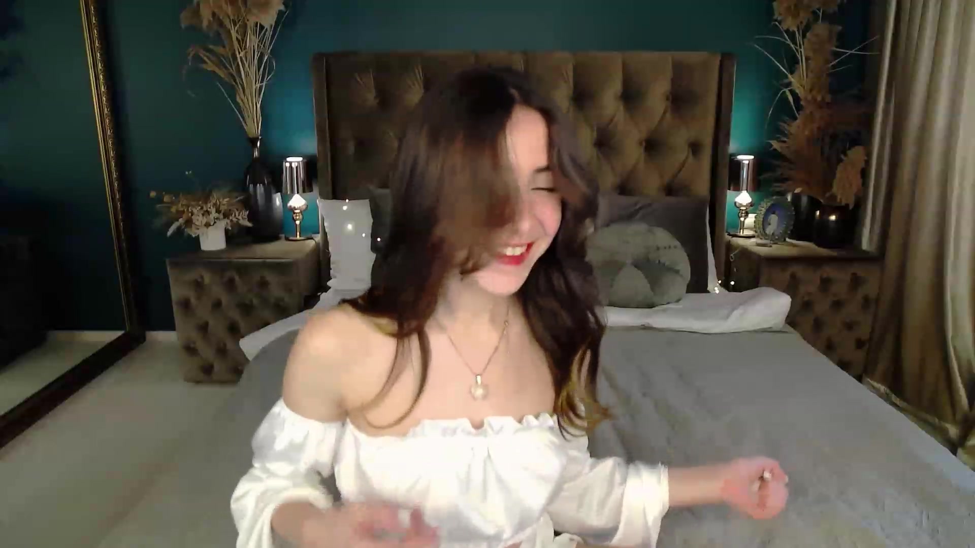 Gallery image thumbnail from ElsaYoung's myfreecams stream on, 03/11/2023, 12:24 image 6 of 20