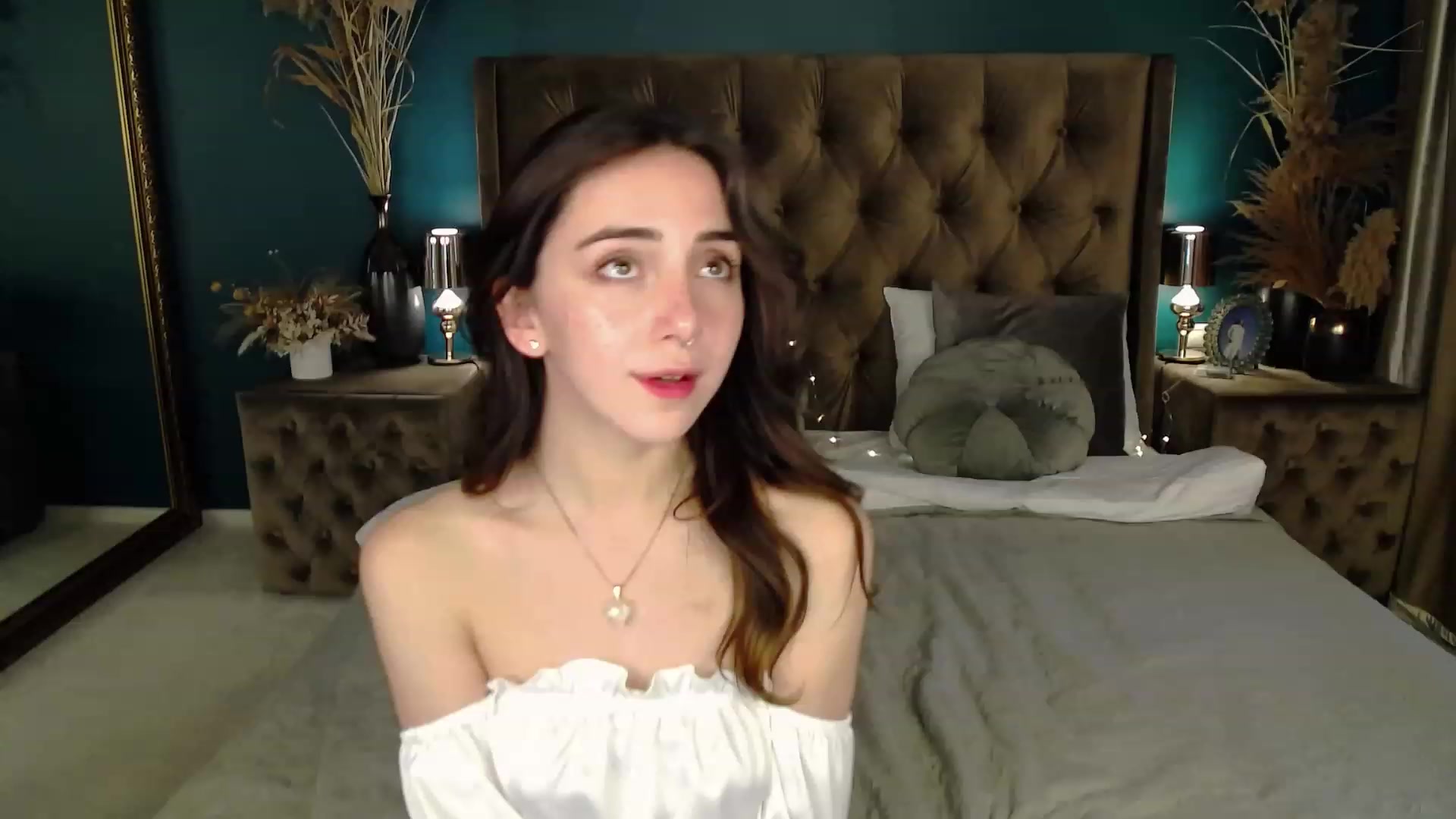 Gallery image thumbnail from ElsaYoung's myfreecams stream on, 03/11/2023, 12:24 image 16 of 20