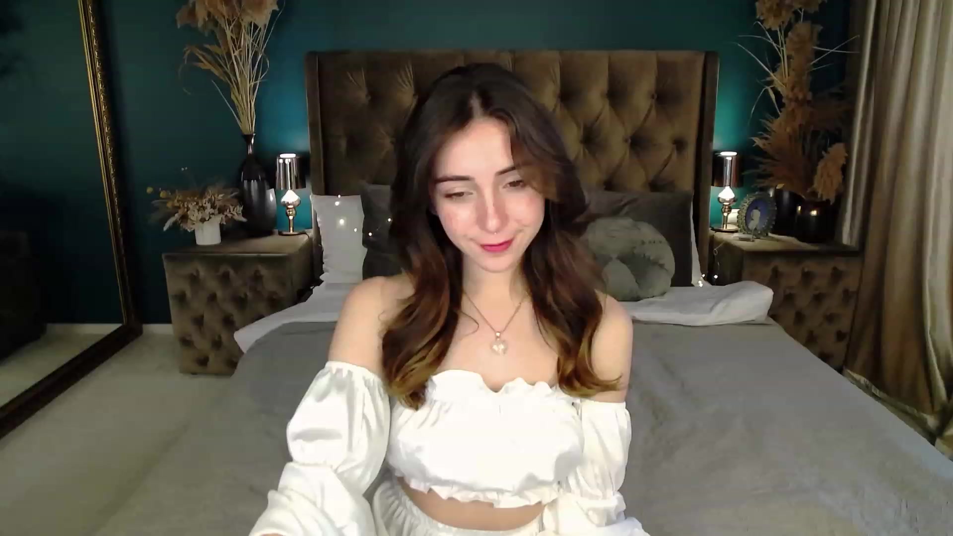 Gallery image thumbnail from ElsaYoung's myfreecams stream on, 03/11/2023, 12:24 image 2 of 20