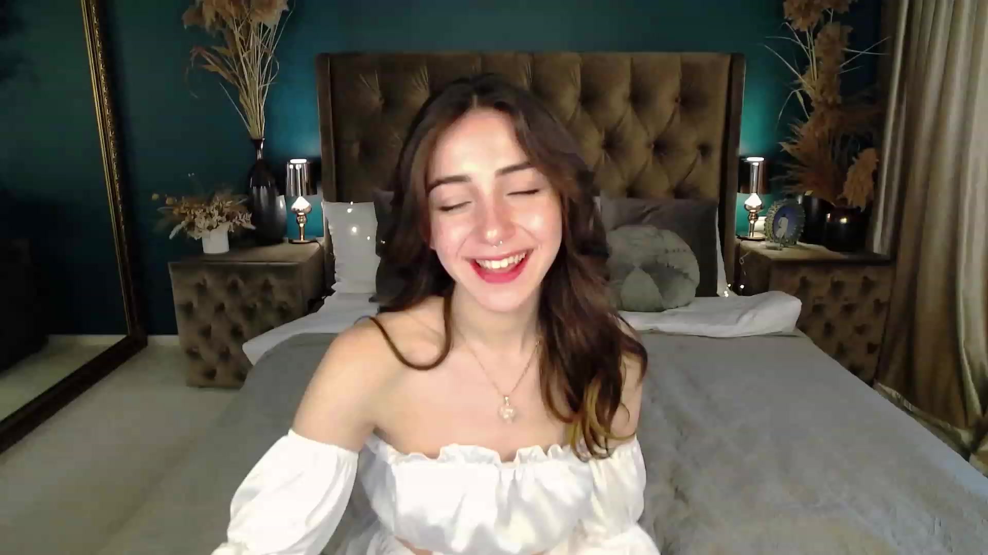 Gallery image thumbnail from ElsaYoung's myfreecams stream on, 03/11/2023, 12:24 image 4 of 20