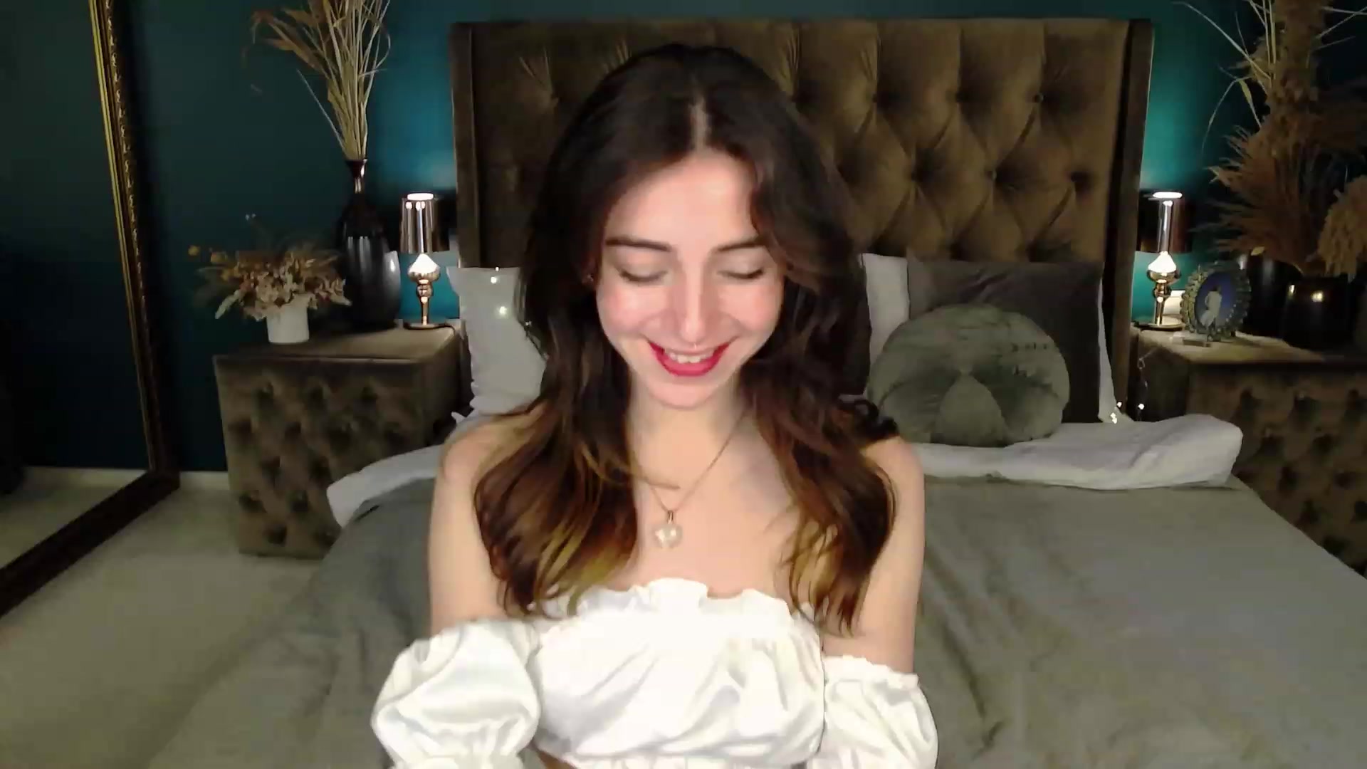 Gallery image thumbnail from ElsaYoung's myfreecams stream on, 03/11/2023, 12:24 image 20 of 20