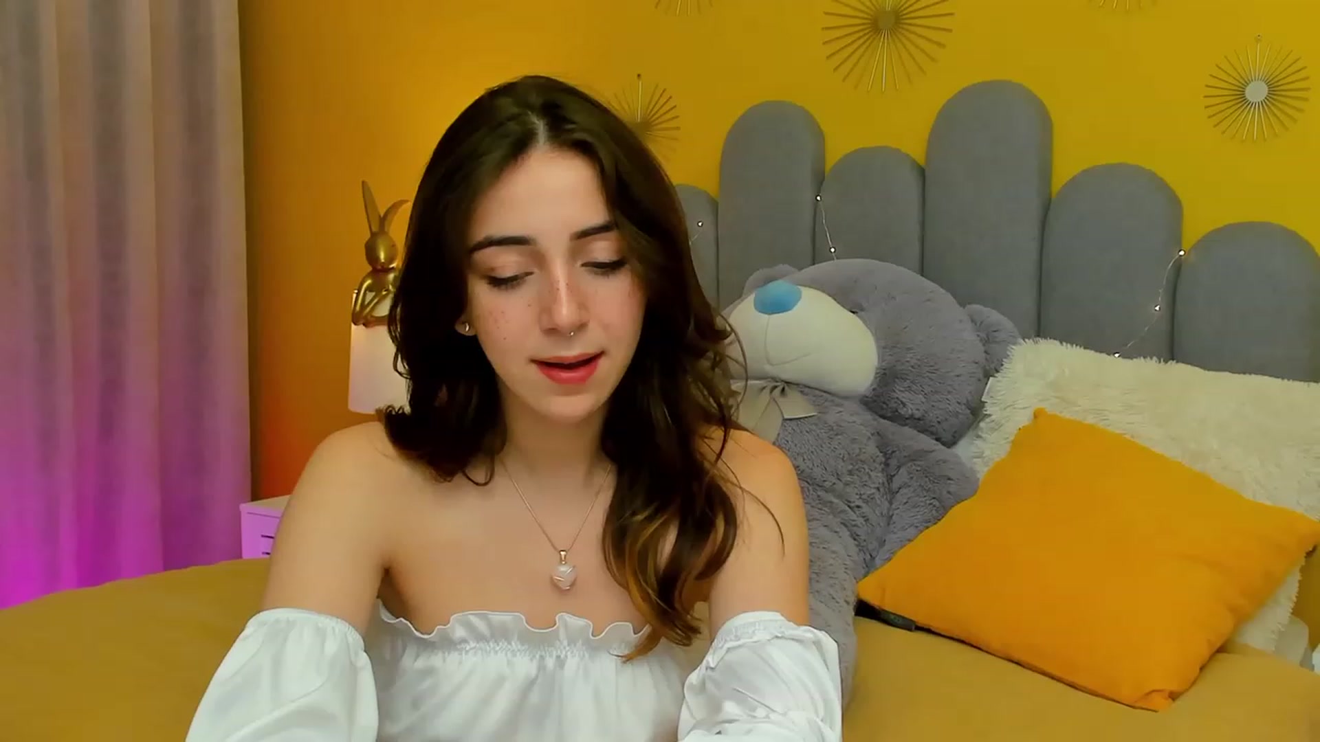 Gallery image thumbnail from ElsaYoung's myfreecams stream on, 03/11/2023, 14:26 image 20 of 20