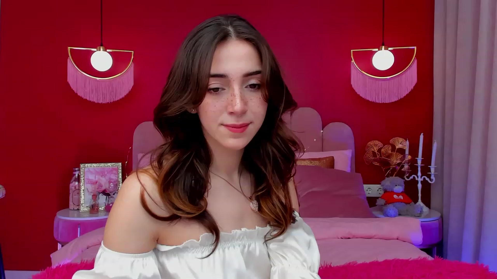 Gallery image thumbnail from ElsaYoung's myfreecams stream on, 03/12/2023, 07:12 image 6 of 20