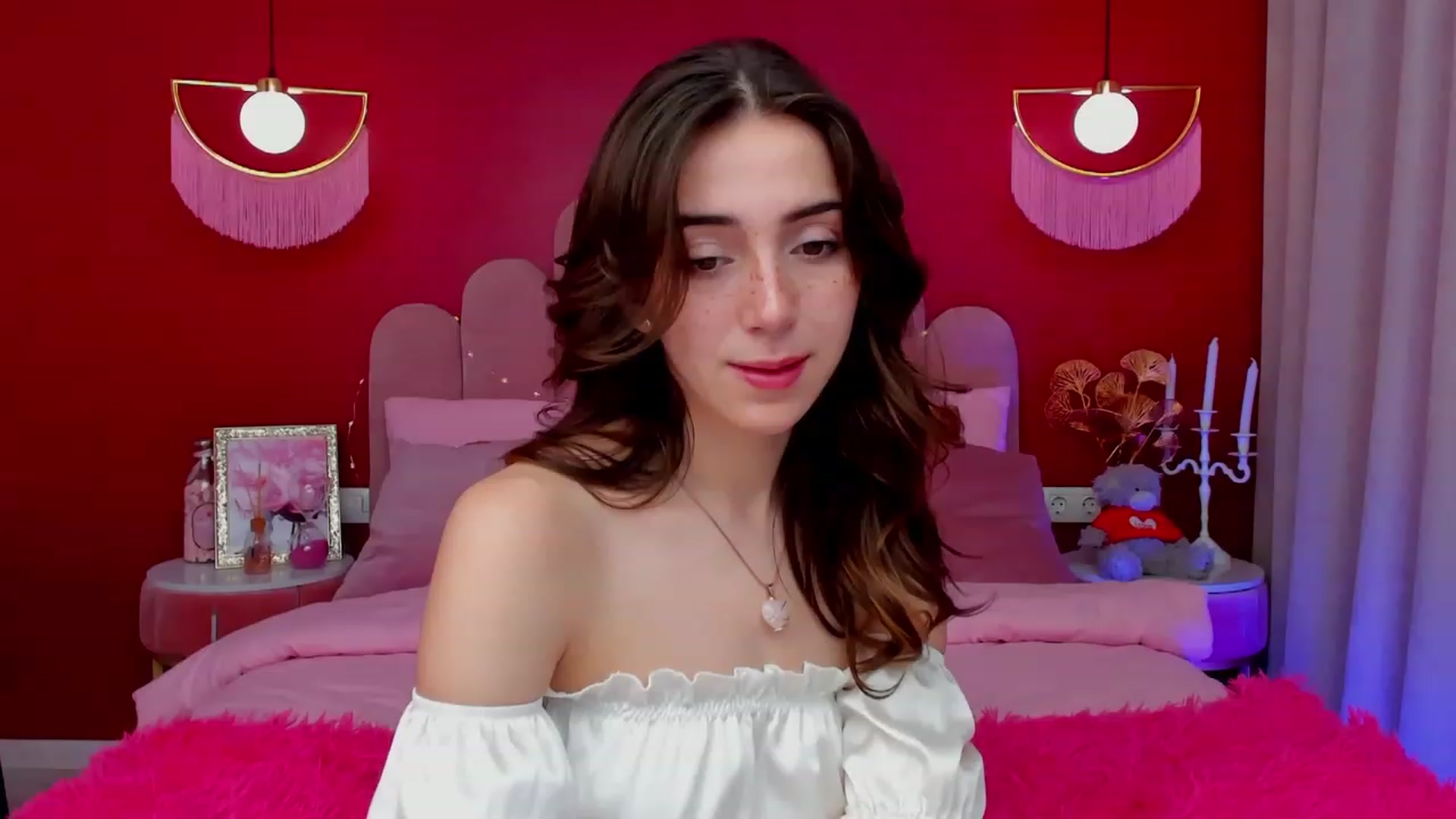 Gallery image thumbnail from ElsaYoung's myfreecams stream on, 03/12/2023, 07:12 image 16 of 20