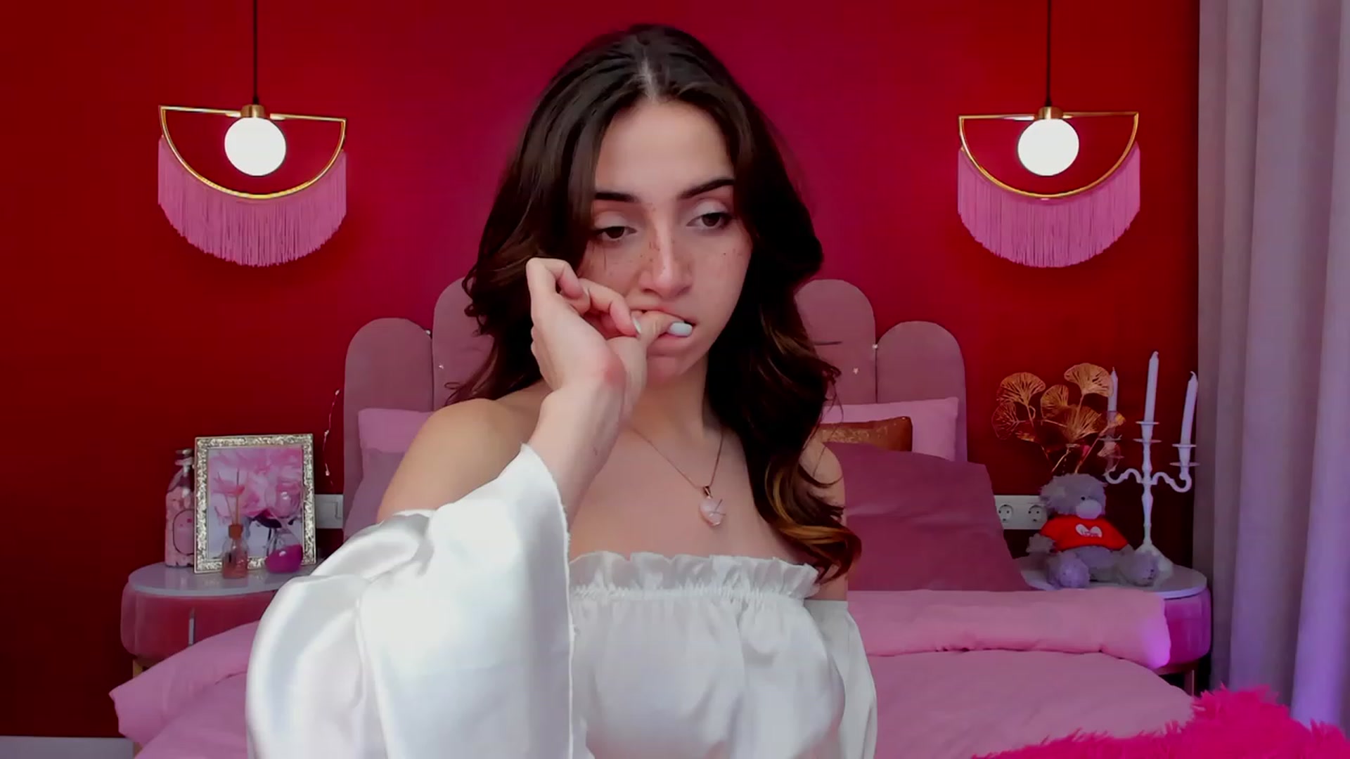 Gallery image thumbnail from ElsaYoung's myfreecams stream on, 03/12/2023, 08:01 image 5 of 20