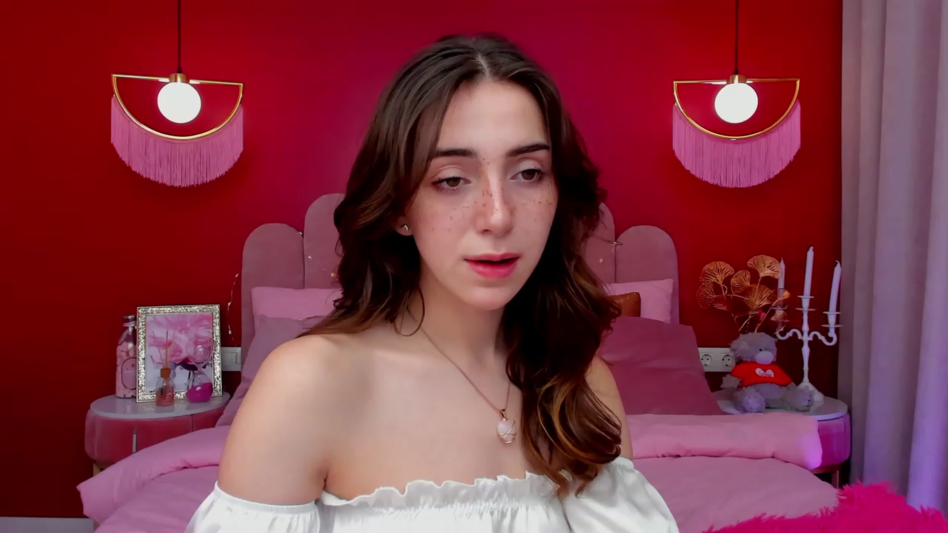 Gallery image thumbnail from ElsaYoung's myfreecams stream on, 03/12/2023, 08:01 image 13 of 20