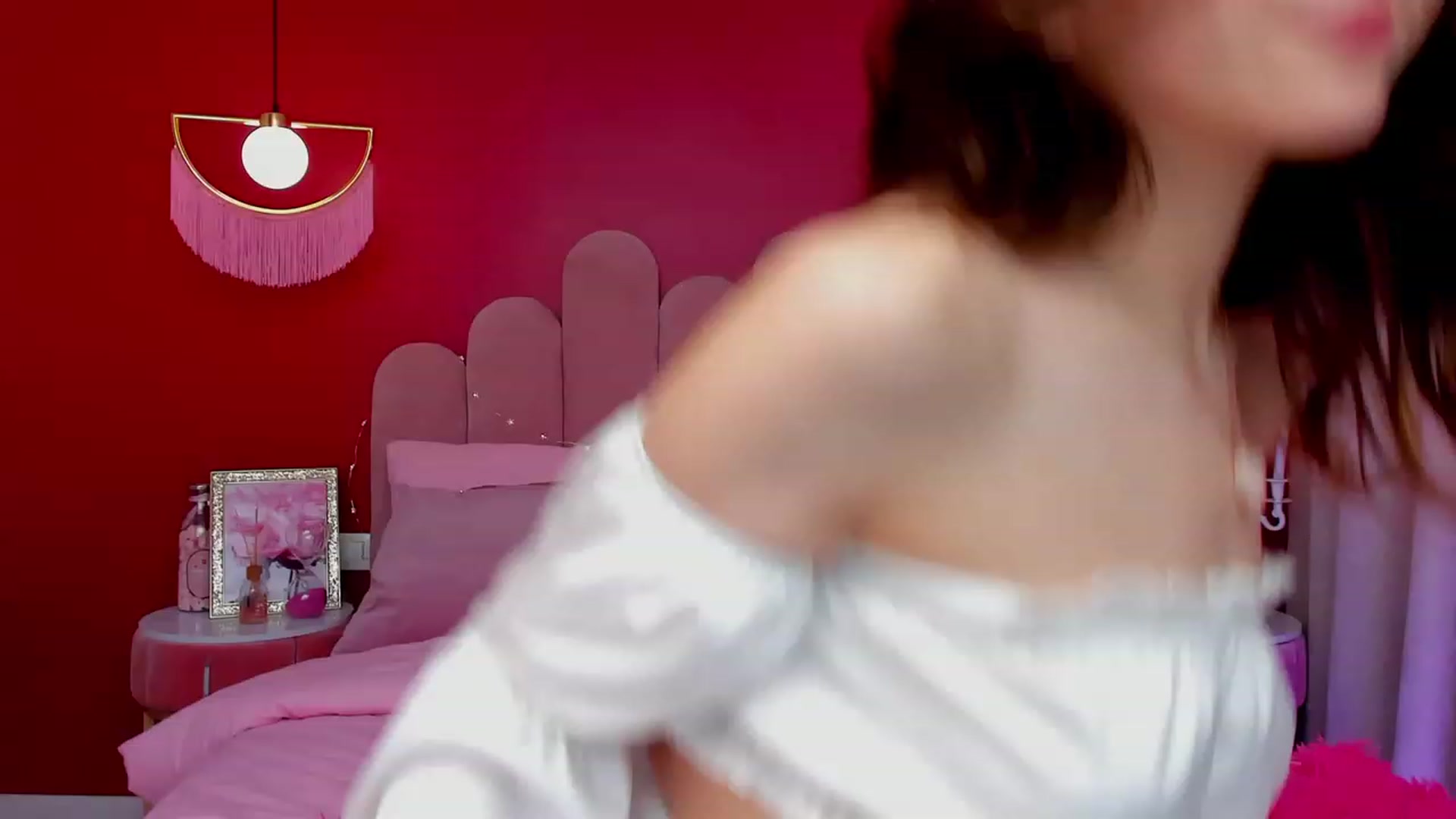 Gallery image thumbnail from ElsaYoung's myfreecams stream on, 03/12/2023, 08:01 image 15 of 20