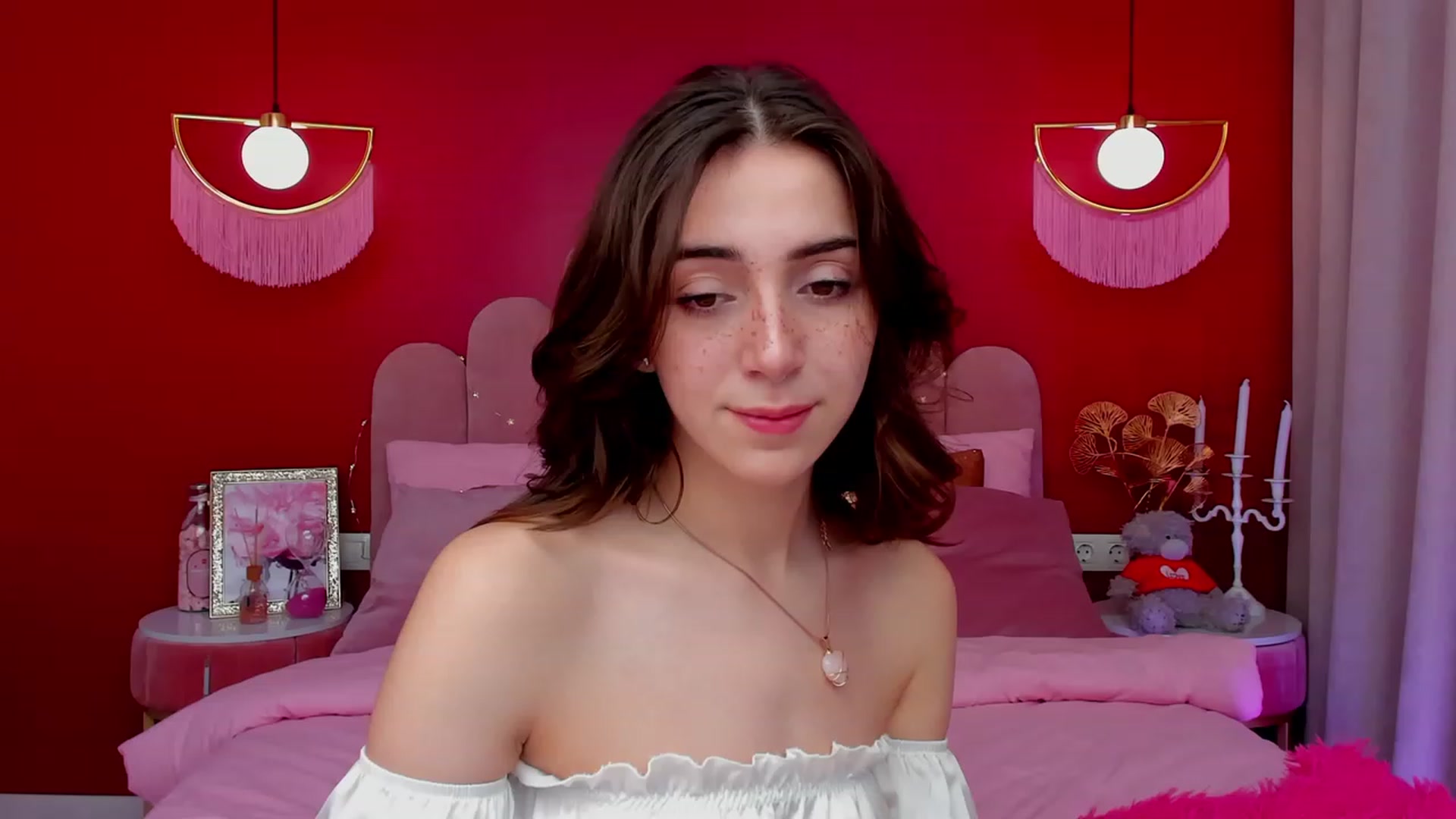 Gallery image thumbnail from ElsaYoung's myfreecams stream on, 03/12/2023, 08:01 image 14 of 20