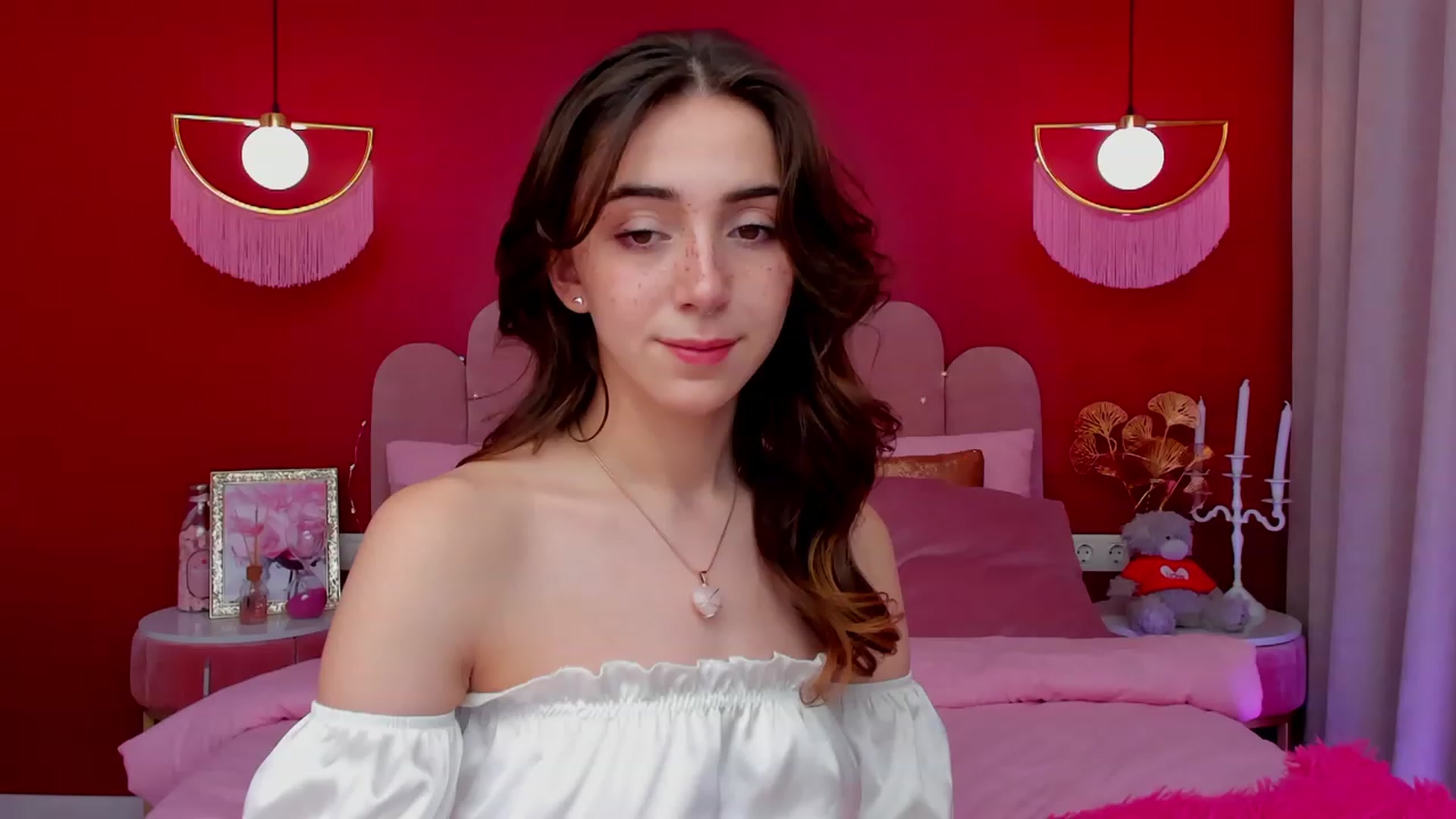 Gallery image thumbnail from ElsaYoung's myfreecams stream on, 03/12/2023, 08:01 image 7 of 20