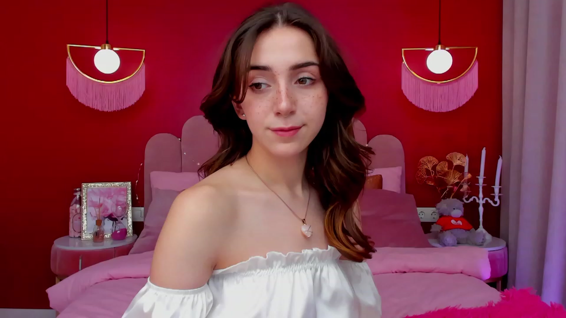 Gallery image thumbnail from ElsaYoung's myfreecams stream on, 03/12/2023, 08:01 image 4 of 20