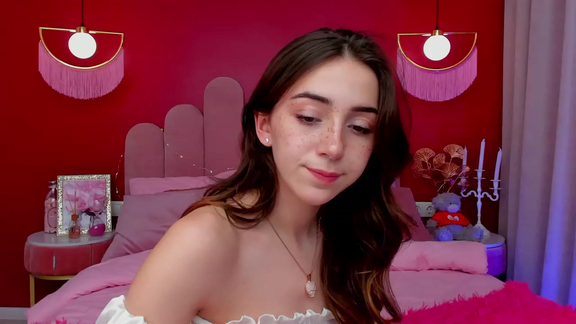 Gallery image thumbnail from ElsaYoung's myfreecams stream on, 03/12/2023, 09:45 image 6 of 20
