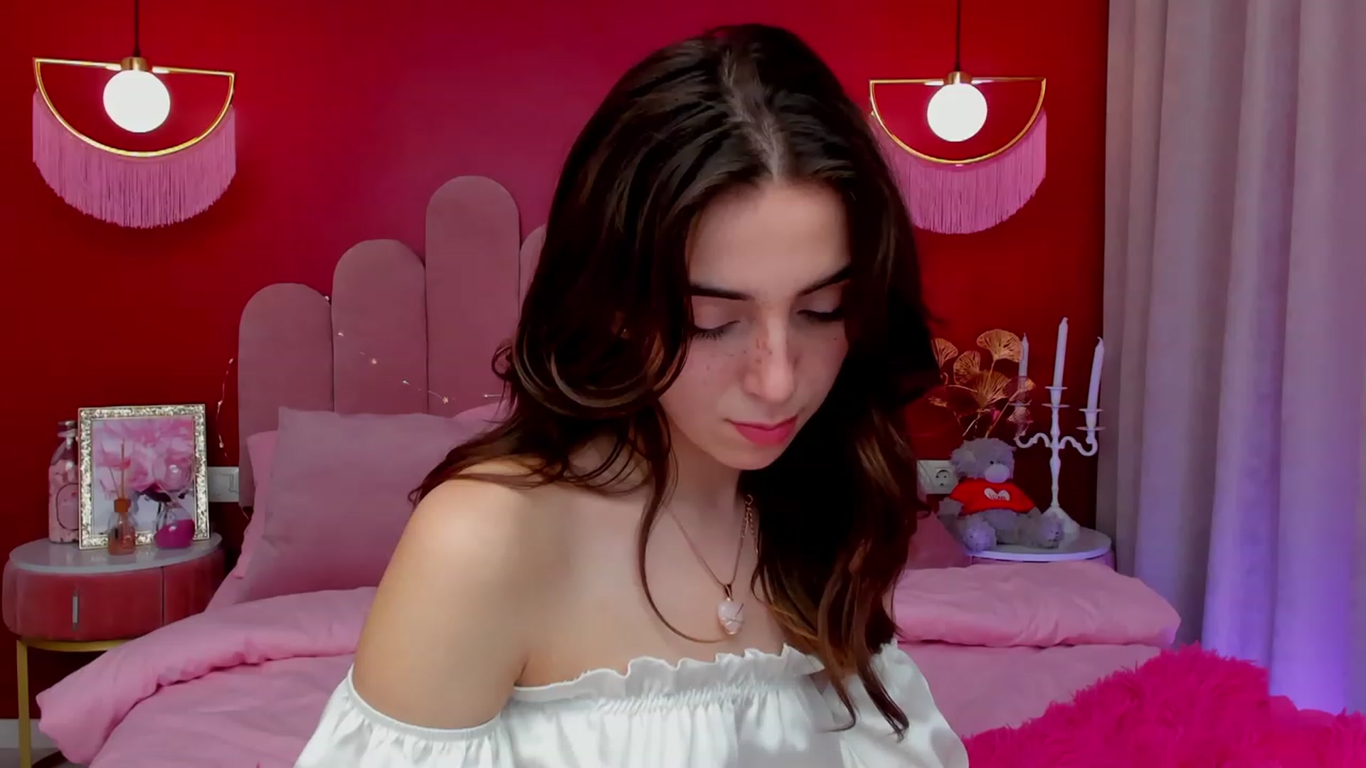 Gallery image thumbnail from ElsaYoung's myfreecams stream on, 03/12/2023, 12:03 image 2 of 20