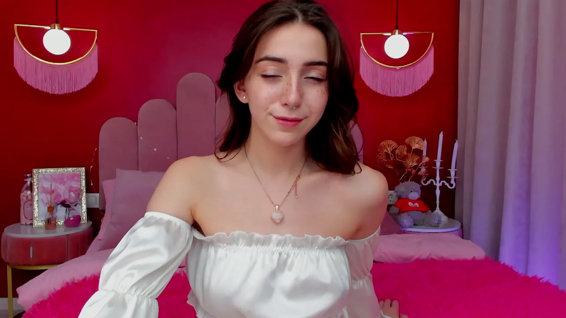 Gallery image thumbnail from ElsaYoung's myfreecams stream on, 03/12/2023, 12:03 image 7 of 20