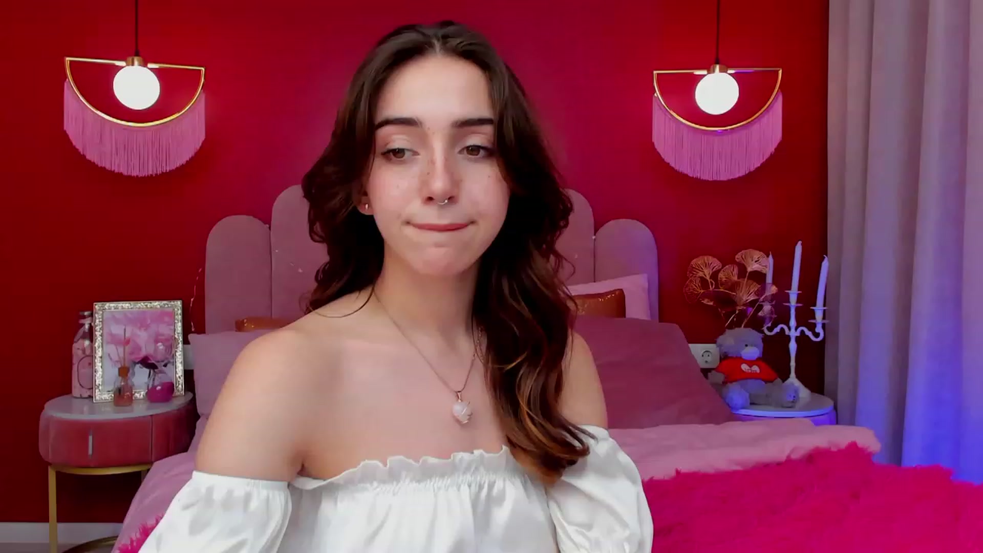 Gallery image thumbnail from ElsaYoung's myfreecams stream on, 03/12/2023, 14:45 image 6 of 20