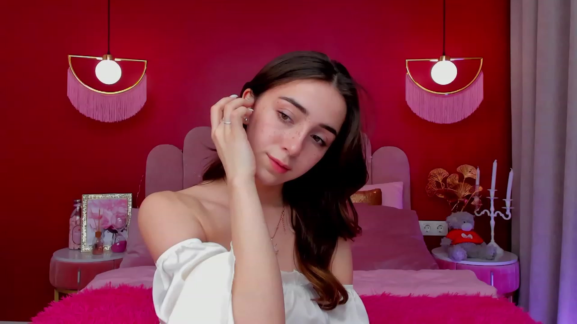 Gallery image thumbnail from ElsaYoung's myfreecams stream on, 03/12/2023, 16:04 image 15 of 20