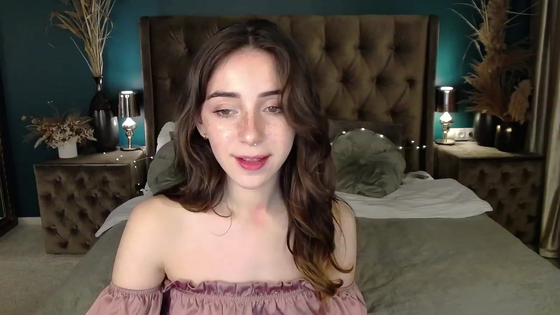 Gallery image thumbnail from ElsaYoung's myfreecams stream on, 03/15/2023, 14:05 image 8 of 20