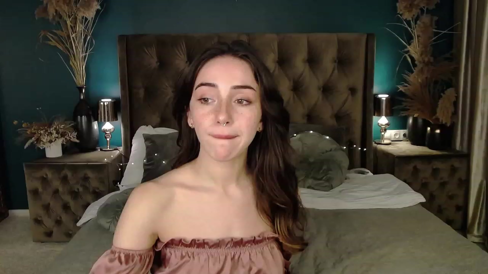 Gallery image thumbnail from ElsaYoung's myfreecams stream on, 03/15/2023, 15:20 image 1 of 20