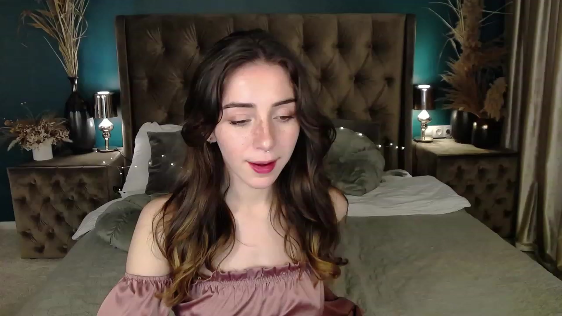 Gallery image thumbnail from ElsaYoung's myfreecams stream on, 03/15/2023, 15:20 image 13 of 20