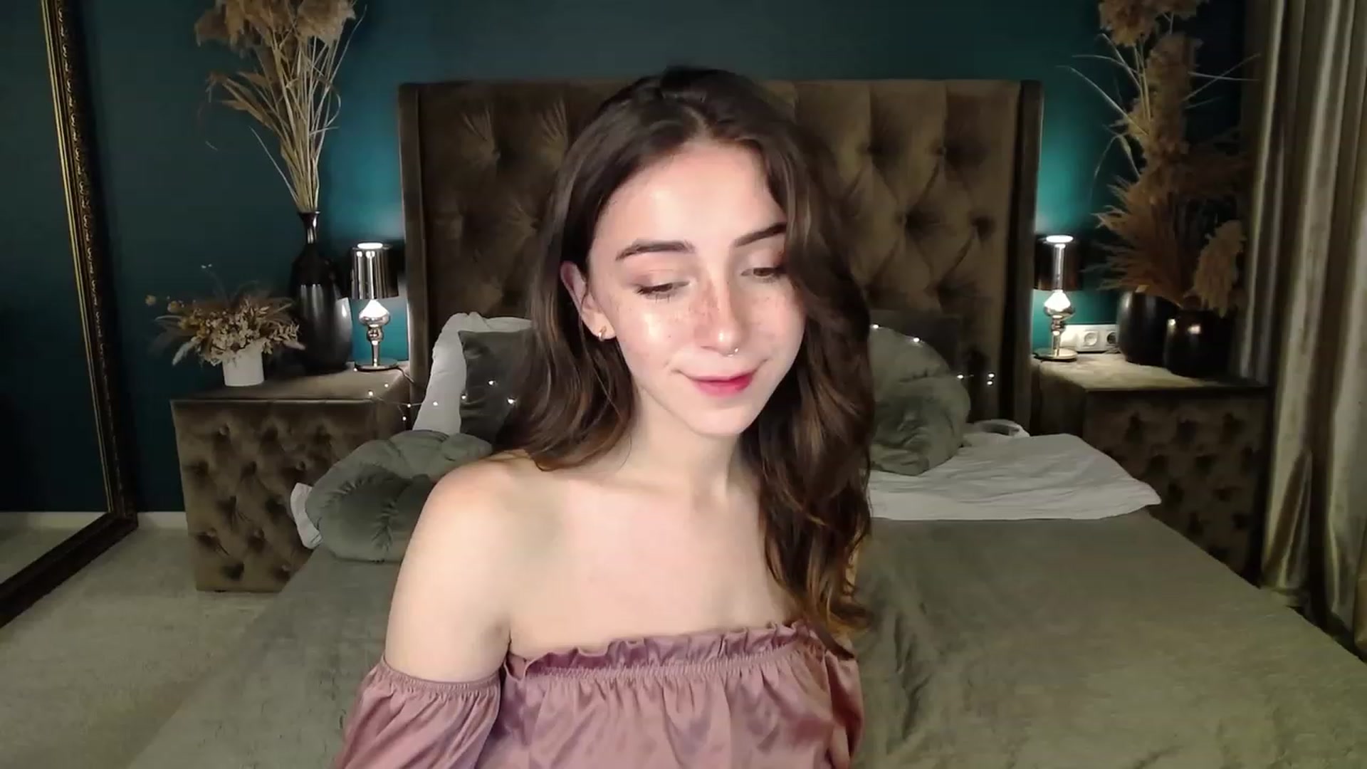 Gallery image thumbnail from ElsaYoung's myfreecams stream on, 03/15/2023, 16:50 image 14 of 20