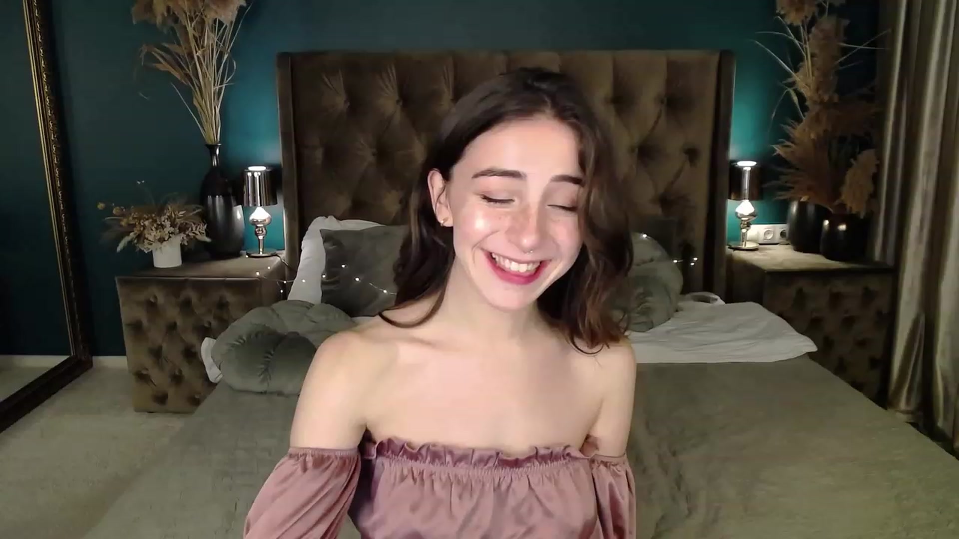 Gallery image thumbnail from ElsaYoung's myfreecams stream on, 03/15/2023, 16:50 image 19 of 20