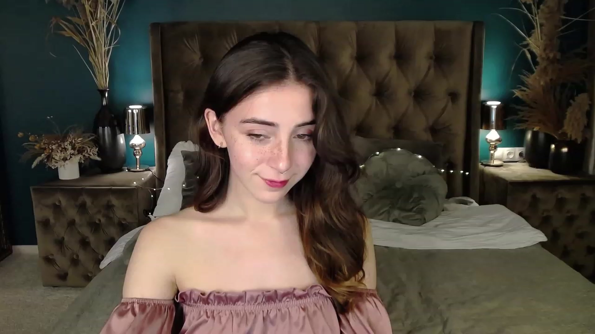 Gallery image thumbnail from ElsaYoung's myfreecams stream on, 03/15/2023, 16:50 image 6 of 20
