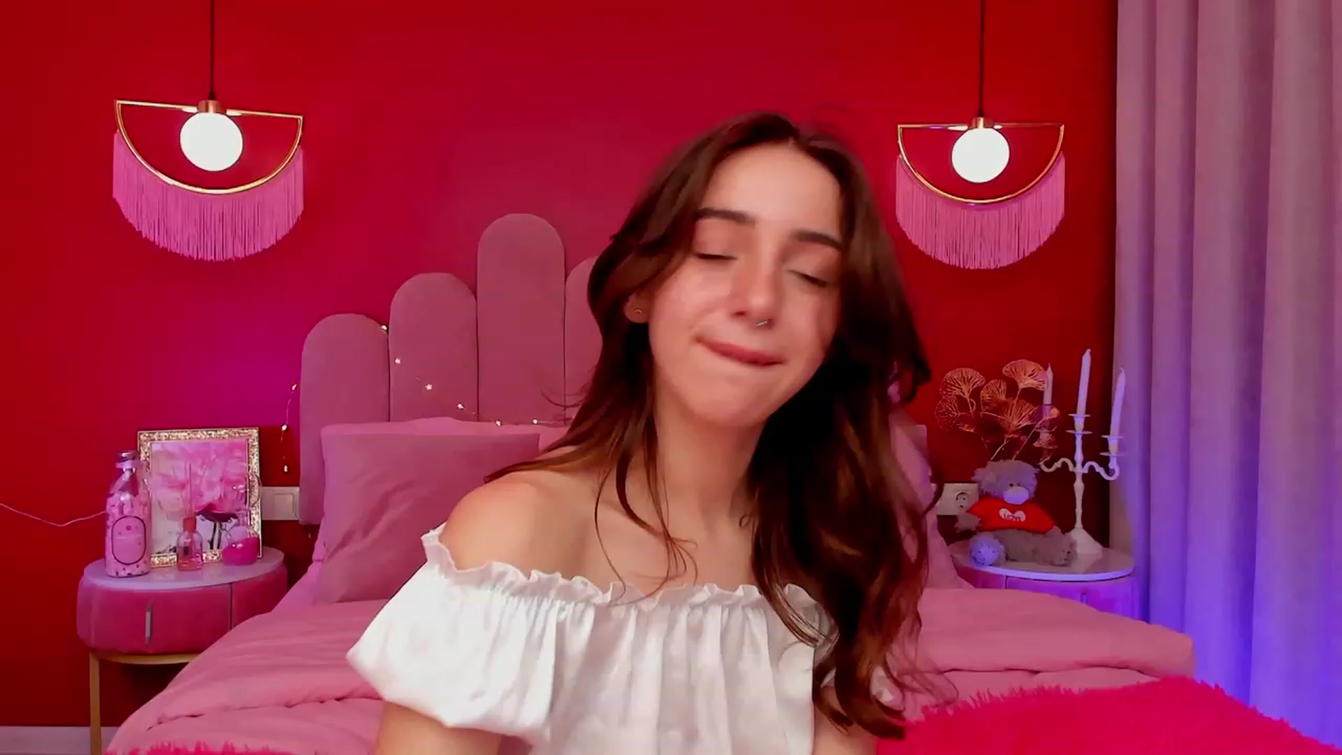 Gallery image thumbnail from ElsaYoung's myfreecams stream on, 03/16/2023, 14:18 image 17 of 20
