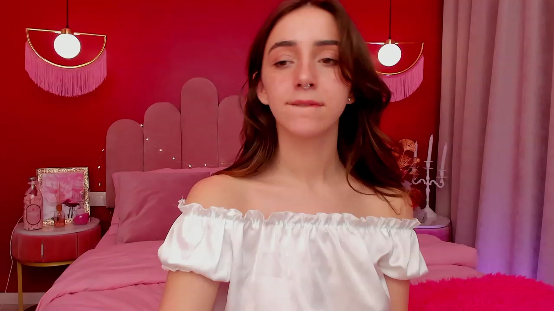 Gallery image thumbnail from ElsaYoung's myfreecams stream on, 03/16/2023, 16:33 image 14 of 20