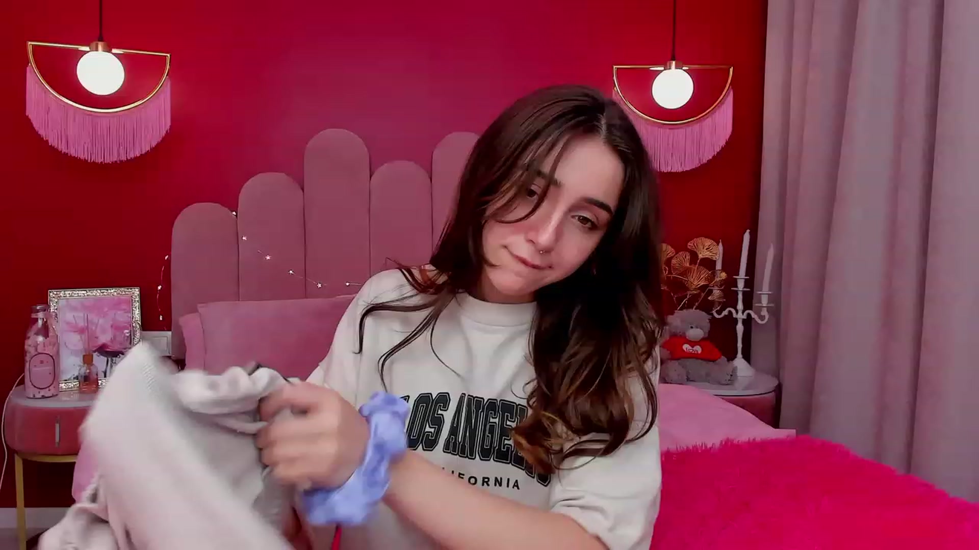 Gallery image thumbnail from ElsaYoung's myfreecams stream on, 03/16/2023, 20:01 image 20 of 20