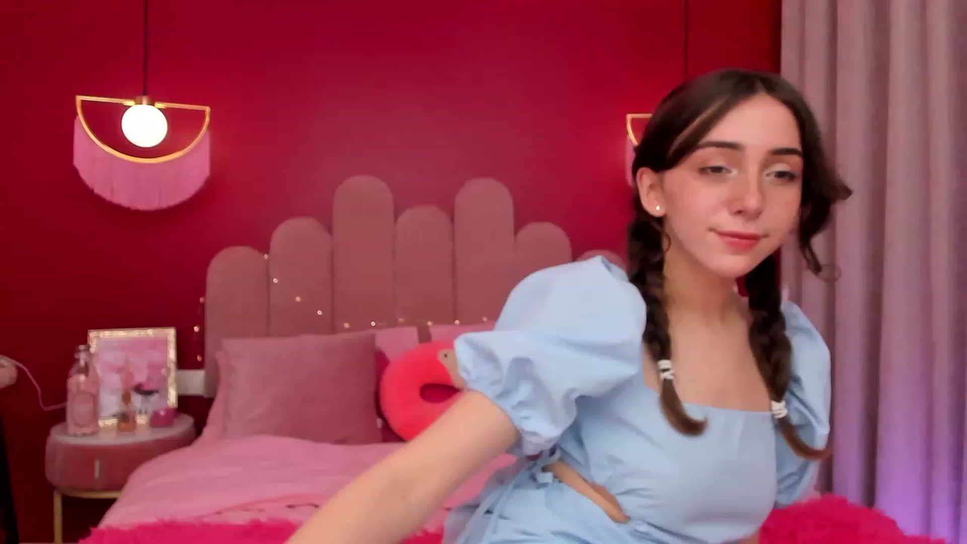 Gallery image thumbnail from ElsaYoung's myfreecams stream on, 03/17/2023, 14:03 image 3 of 20
