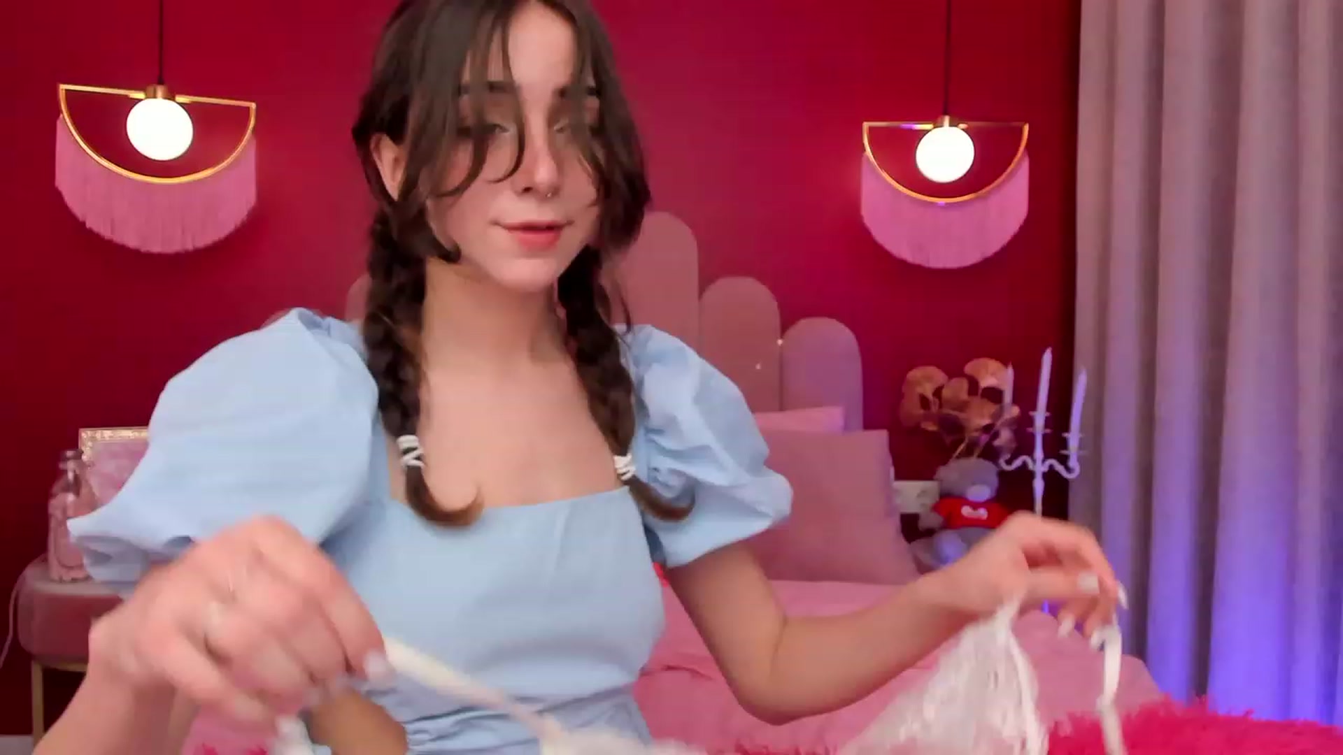 Gallery image thumbnail from ElsaYoung's myfreecams stream on, 03/17/2023, 15:43 image 16 of 20