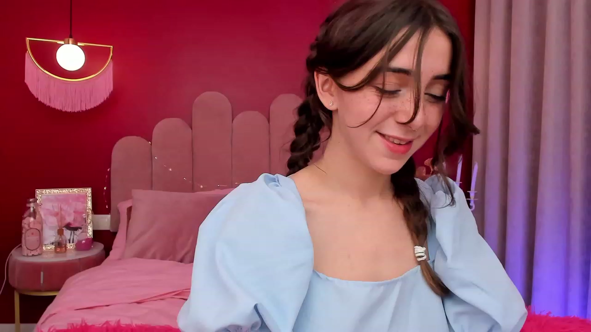 Gallery image thumbnail from ElsaYoung's myfreecams stream on, 03/17/2023, 15:43 image 10 of 20