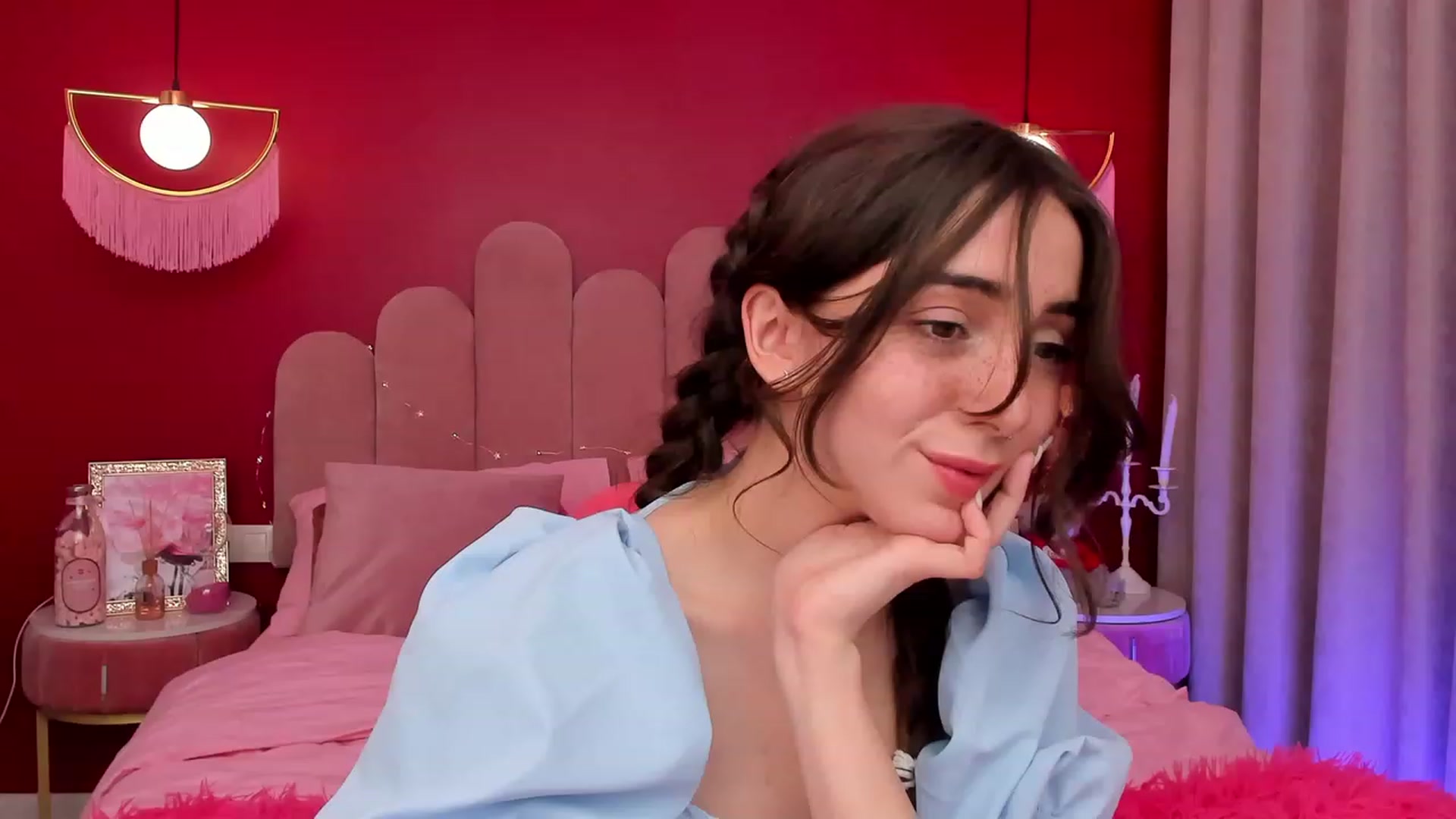 Gallery image thumbnail from ElsaYoung's myfreecams stream on, 03/17/2023, 15:43 image 5 of 20