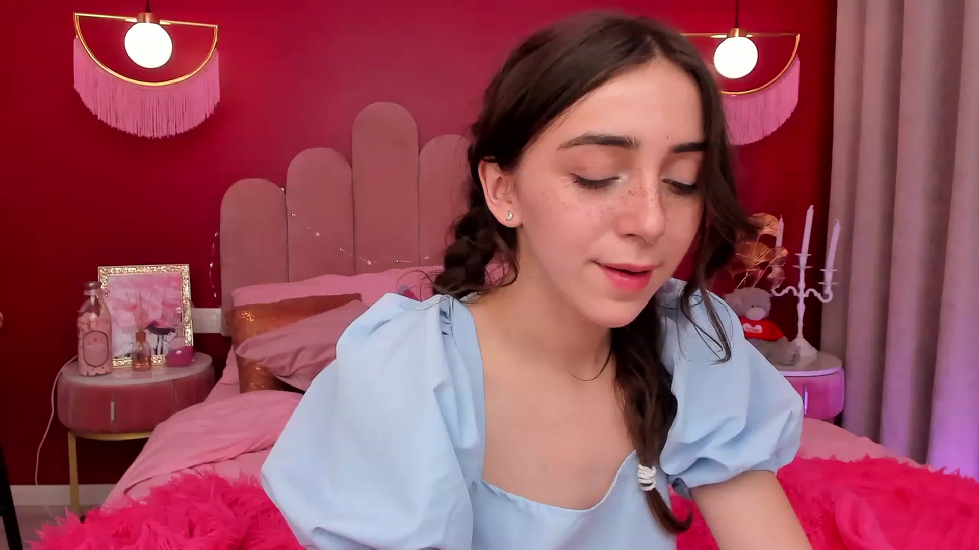 Gallery image thumbnail from ElsaYoung's myfreecams stream on, 03/17/2023, 20:09 image 12 of 20