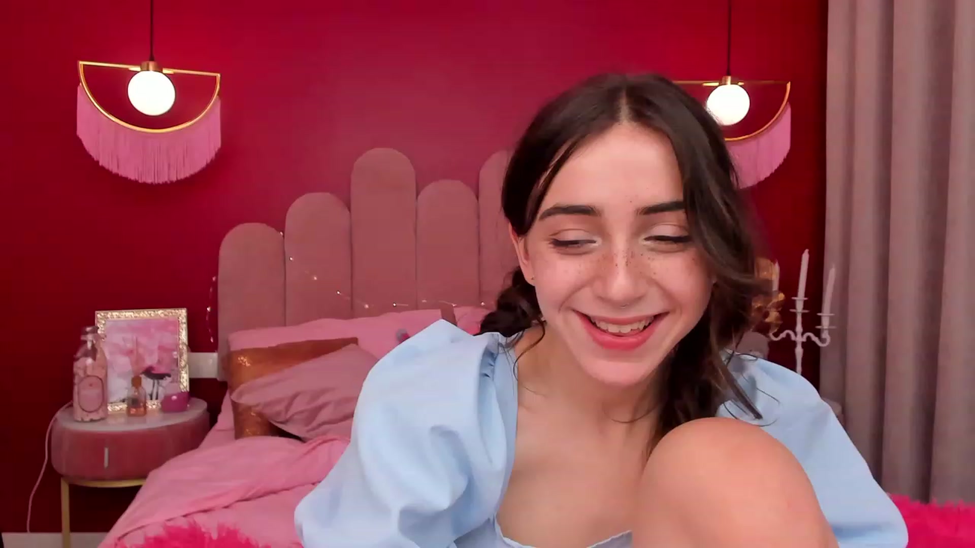 Gallery image thumbnail from ElsaYoung's myfreecams stream on, 03/17/2023, 20:09 image 6 of 20