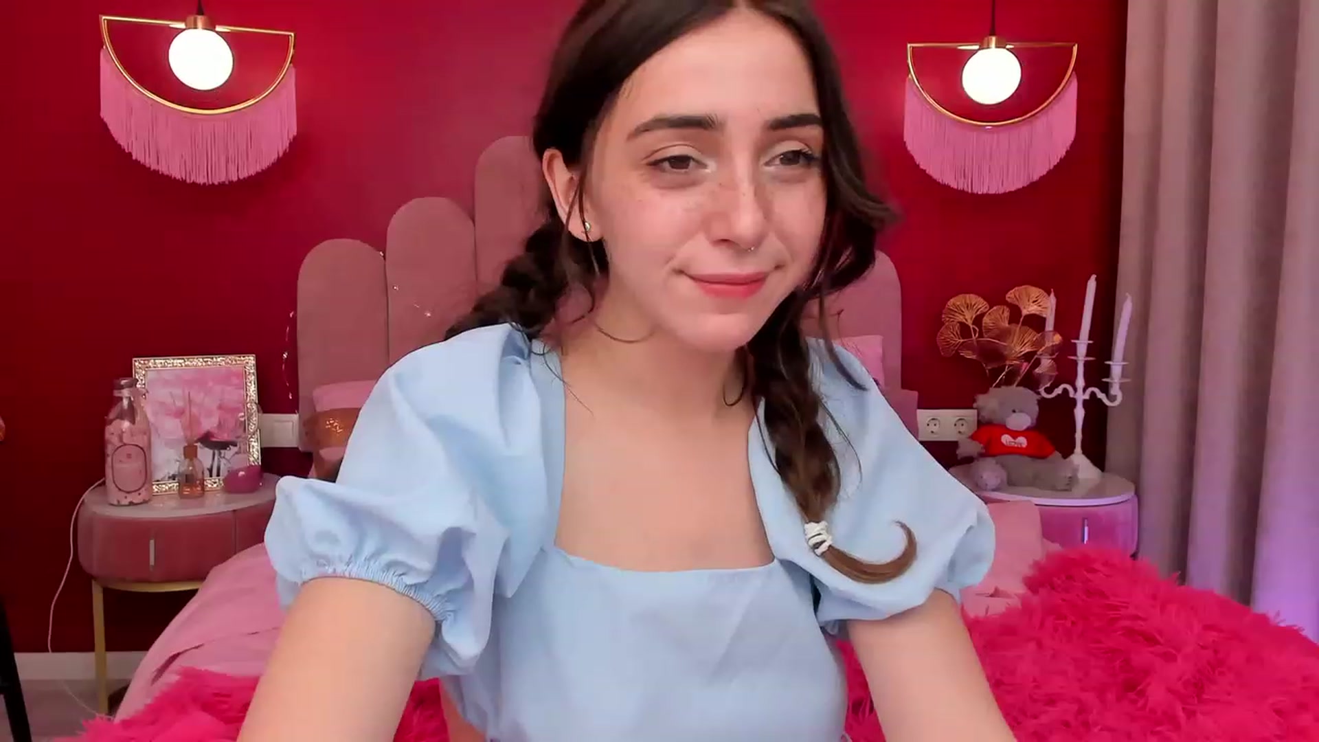 Gallery image thumbnail from ElsaYoung's myfreecams stream on, 03/17/2023, 20:09 image 14 of 20