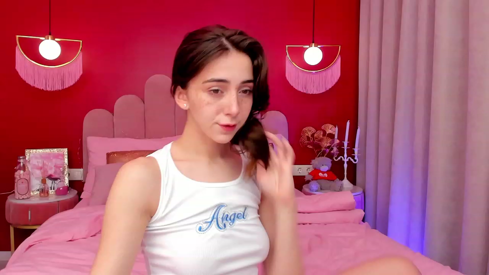 Gallery image thumbnail from ElsaYoung's myfreecams stream on, 03/19/2023, 07:28 image 12 of 20
