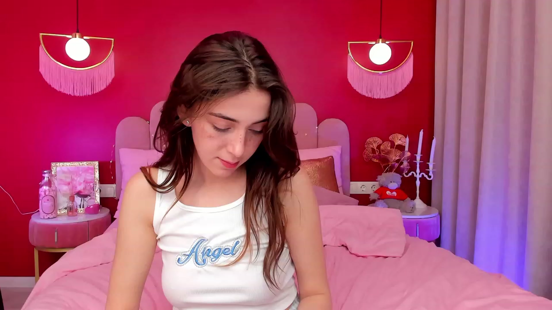 Gallery image thumbnail from ElsaYoung's myfreecams stream on, 03/19/2023, 09:36 image 6 of 20
