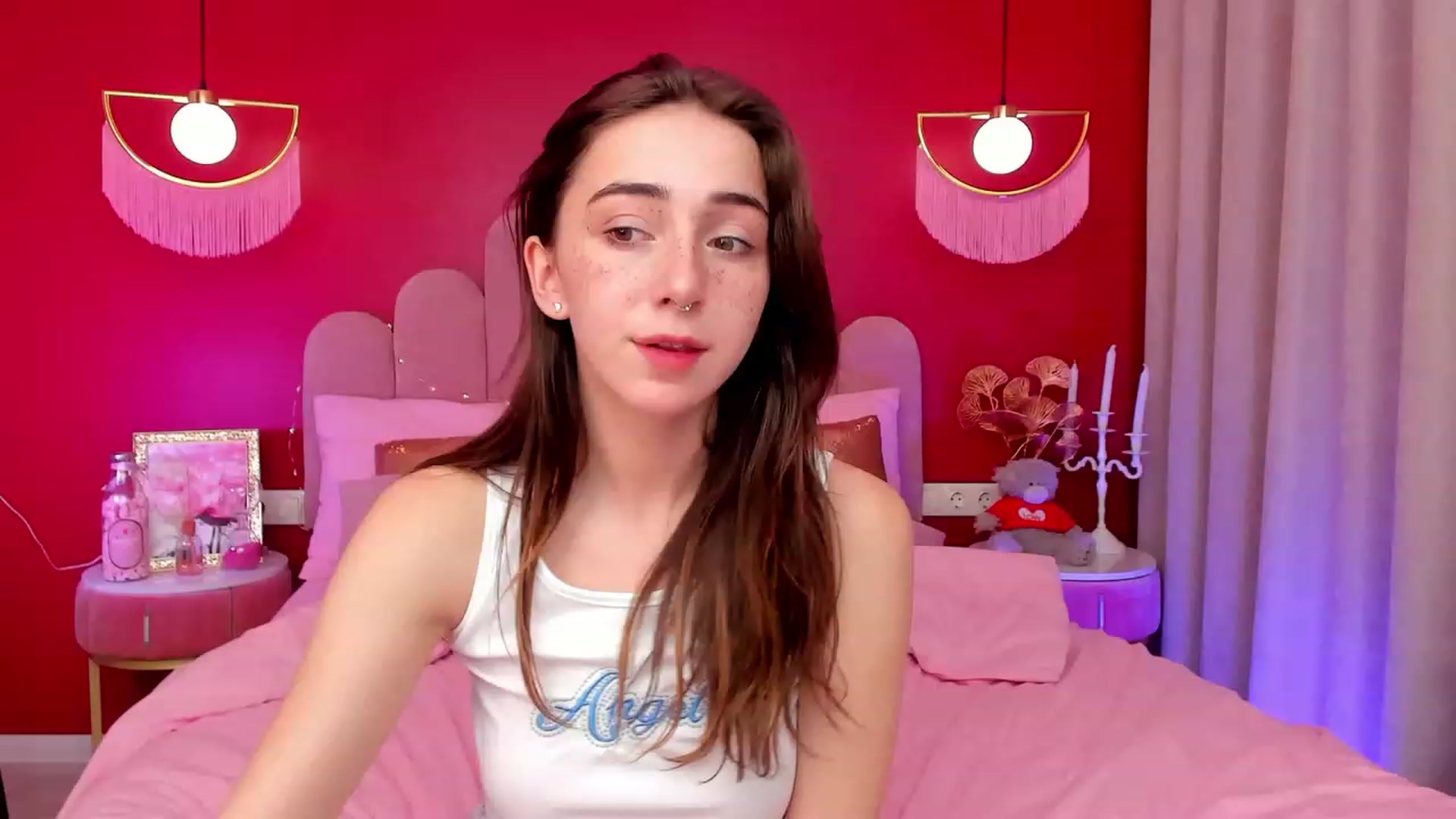 Gallery image thumbnail from ElsaYoung's myfreecams stream on, 03/19/2023, 09:36 image 7 of 20